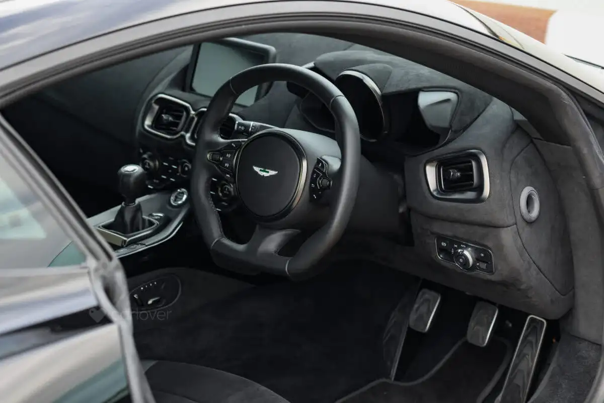 2021-aston-martin-vantage-40-v8-vantage-coupe-big-53