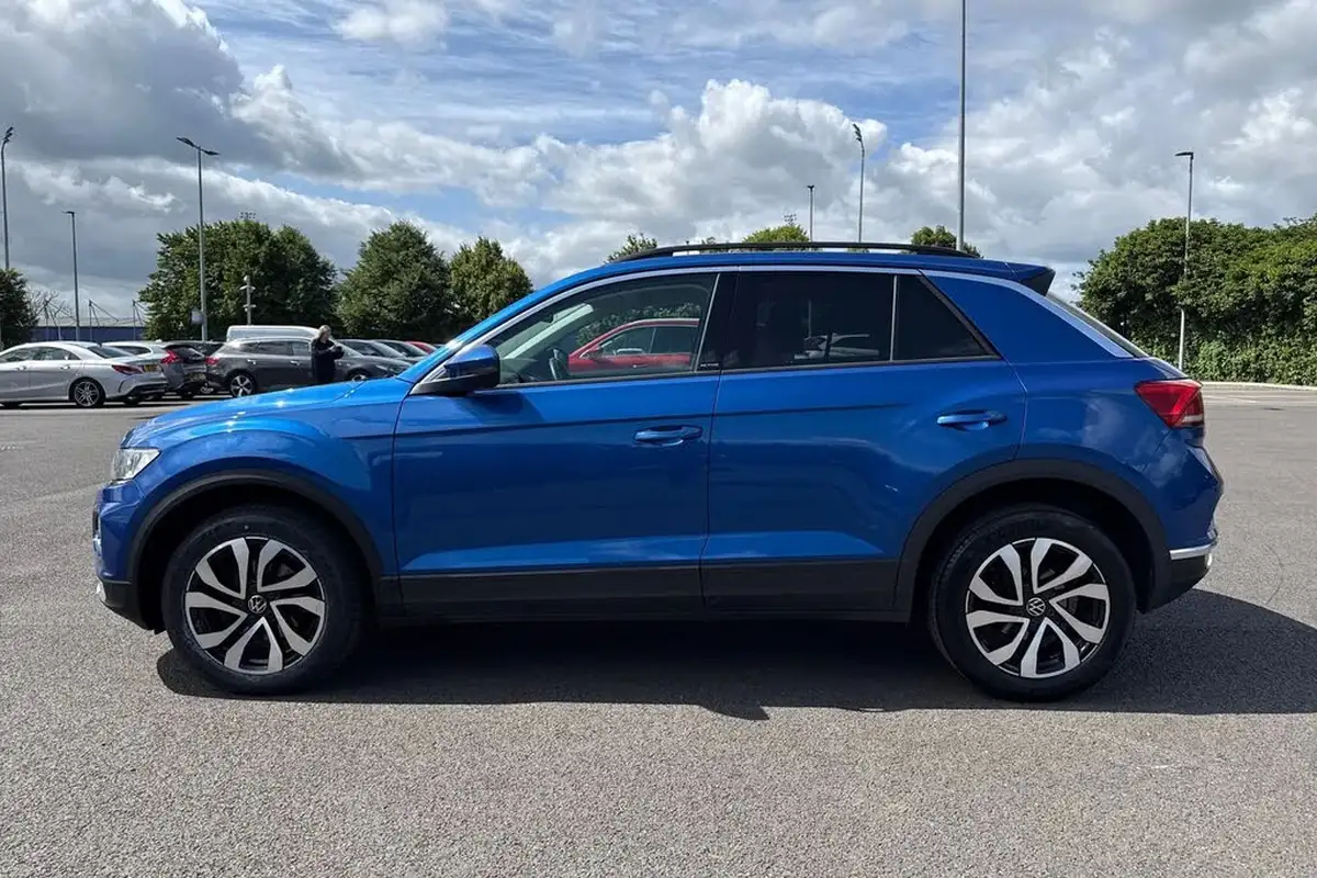 2021-volkswagen-t-roc-15-tsi-active-hatchback-5d-dsg-big-30