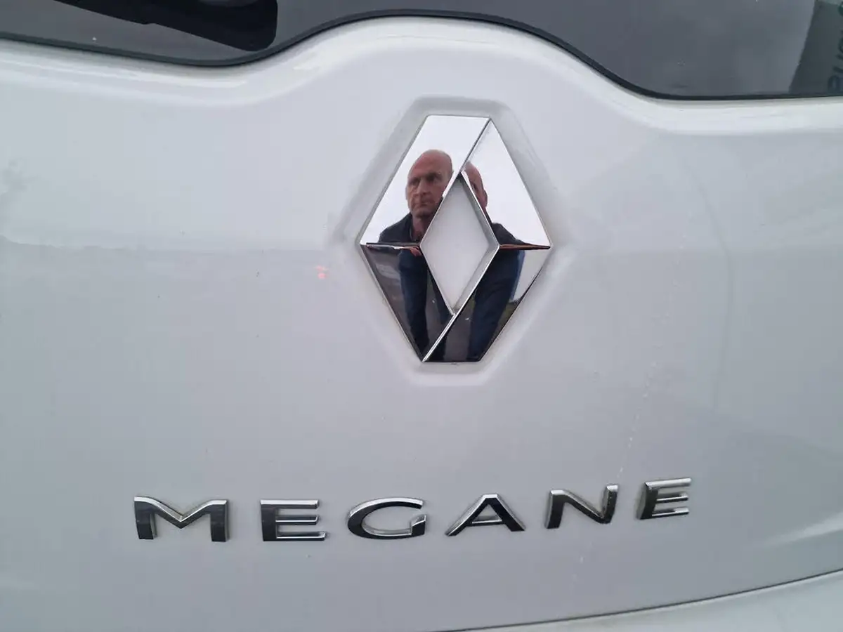 2015-renault-megane-15dci-dynamique-nav-energy-ss-sport-tourer-5d-big-5
