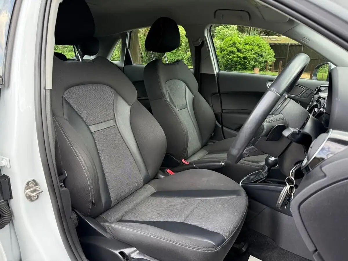 2013-audi-a1-14-tfsi-122ps-sportback-5d-1390cc-s-tronic-big-17