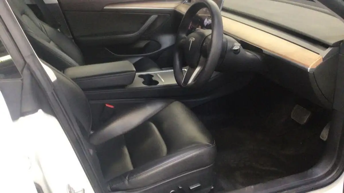 2021-tesla-model-3-e-standard-plus-big-2