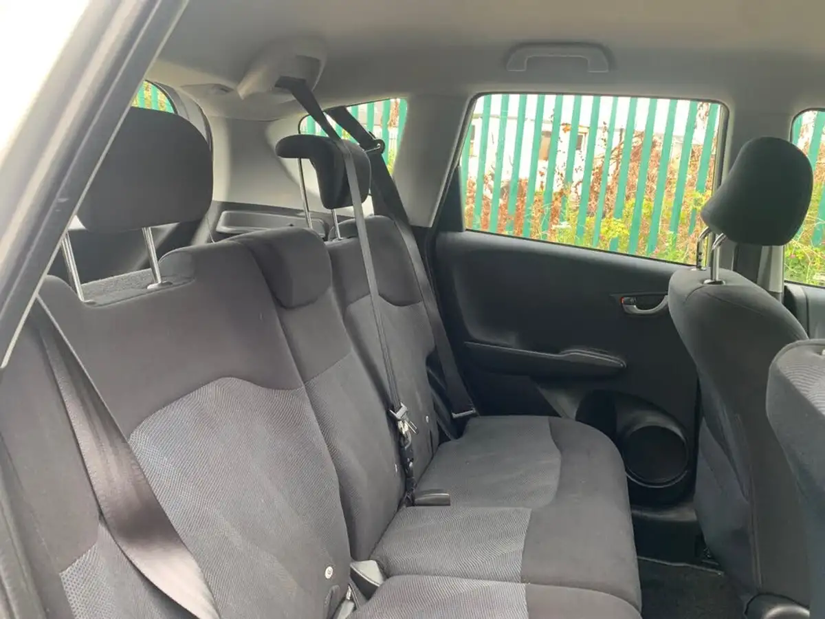 2009-honda-jazz-14-es-big-7