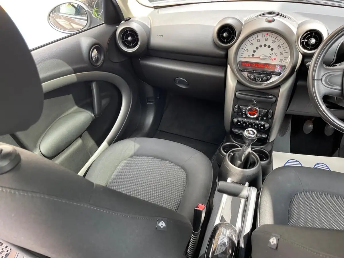 2011-mini-countryman-16-cooper-pepper-big-24