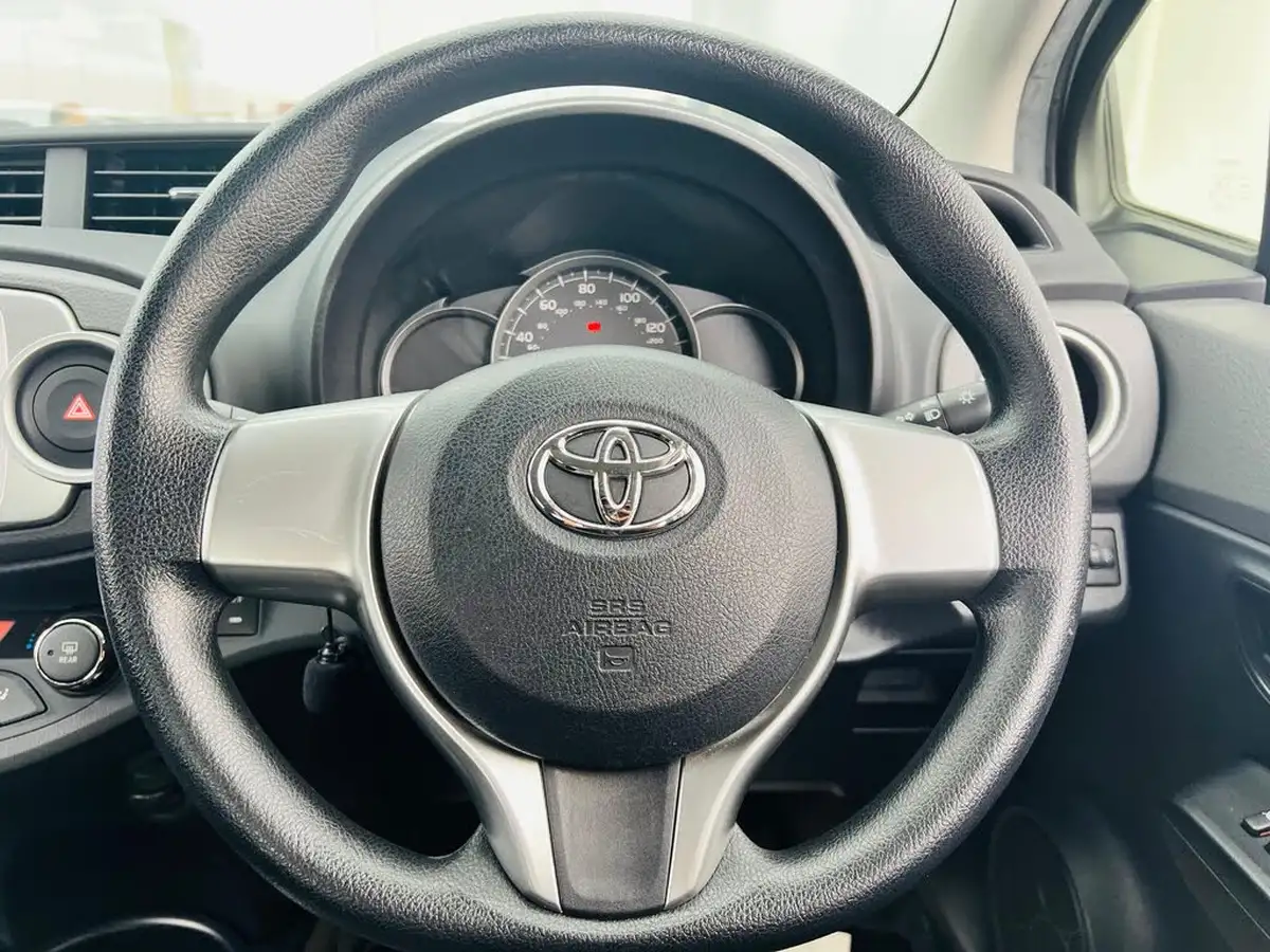 2014-toyota-yaris-133-tr-5d-m-drive-s-big-8