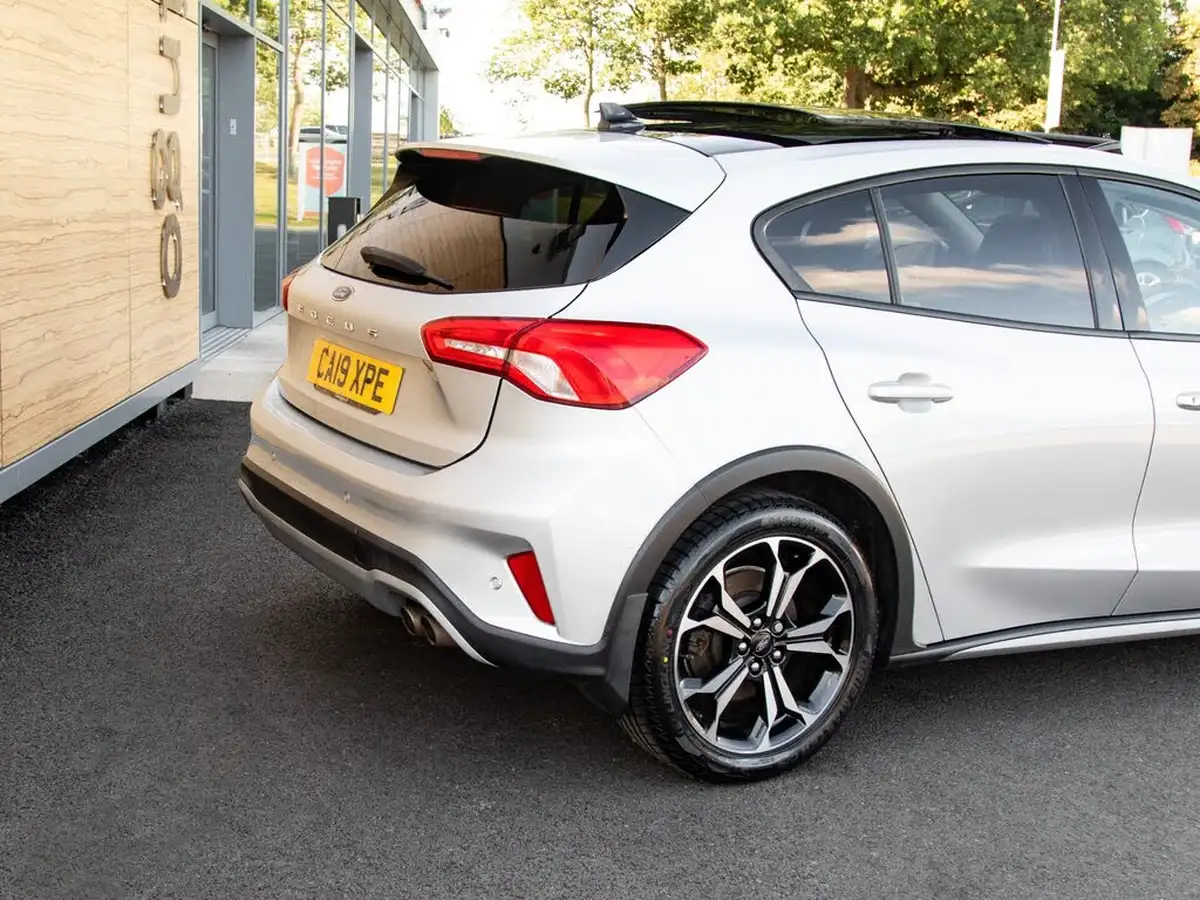 2019-ford-focus-15t-active-x-hatchback-big-7