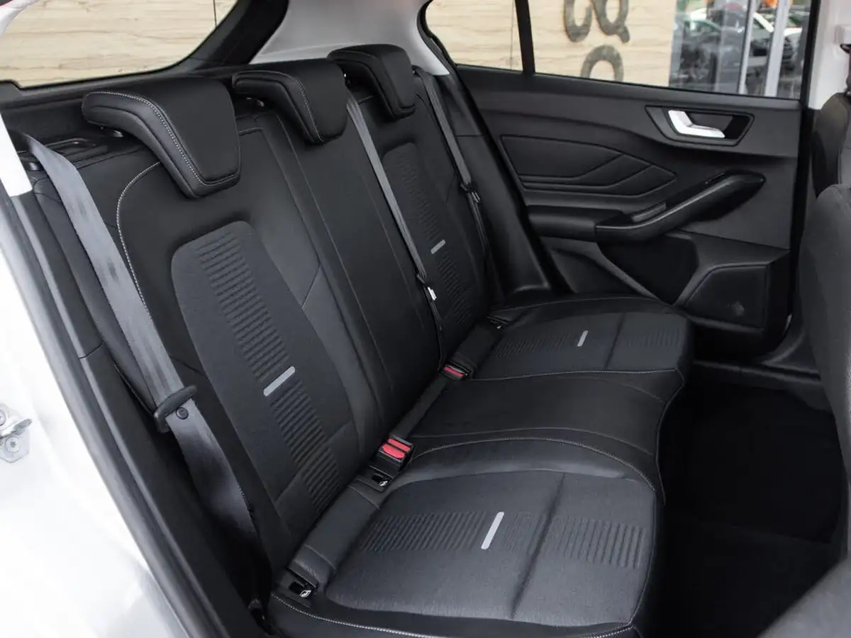 2019-ford-focus-15t-active-x-hatchback-big-31