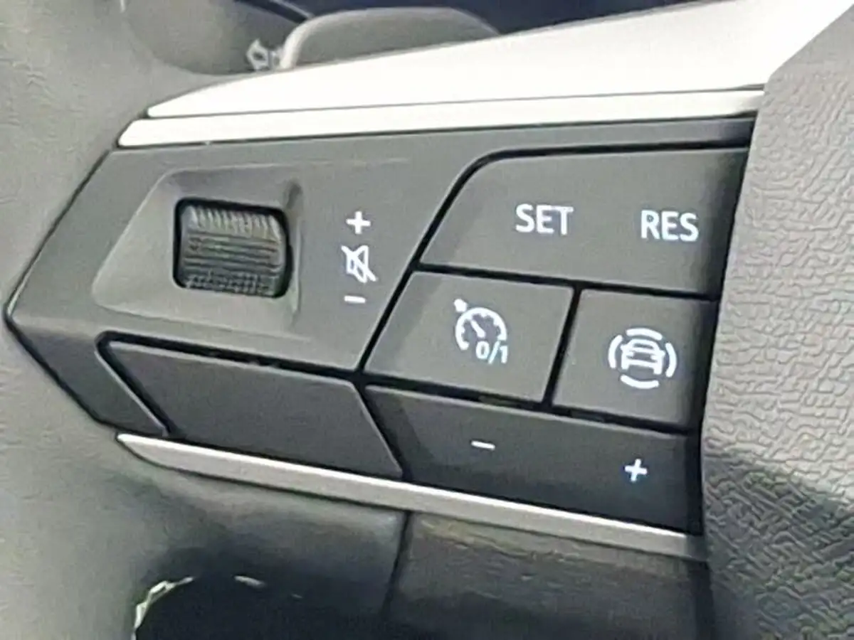 2024-seat-ateca-15-ecotsi-se-technology-dsg-big-9