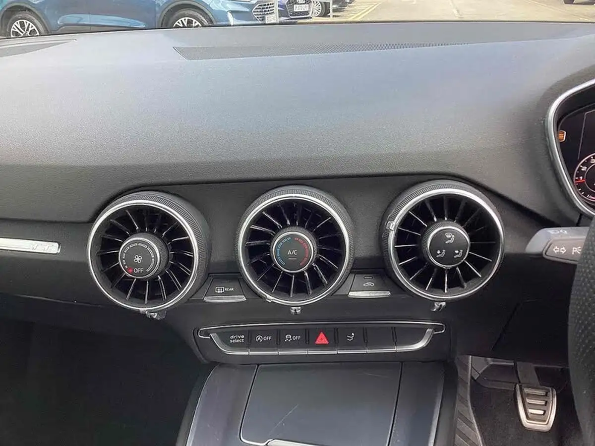 2016-audi-tt-coupe-18-tfsi-s-line-big-14