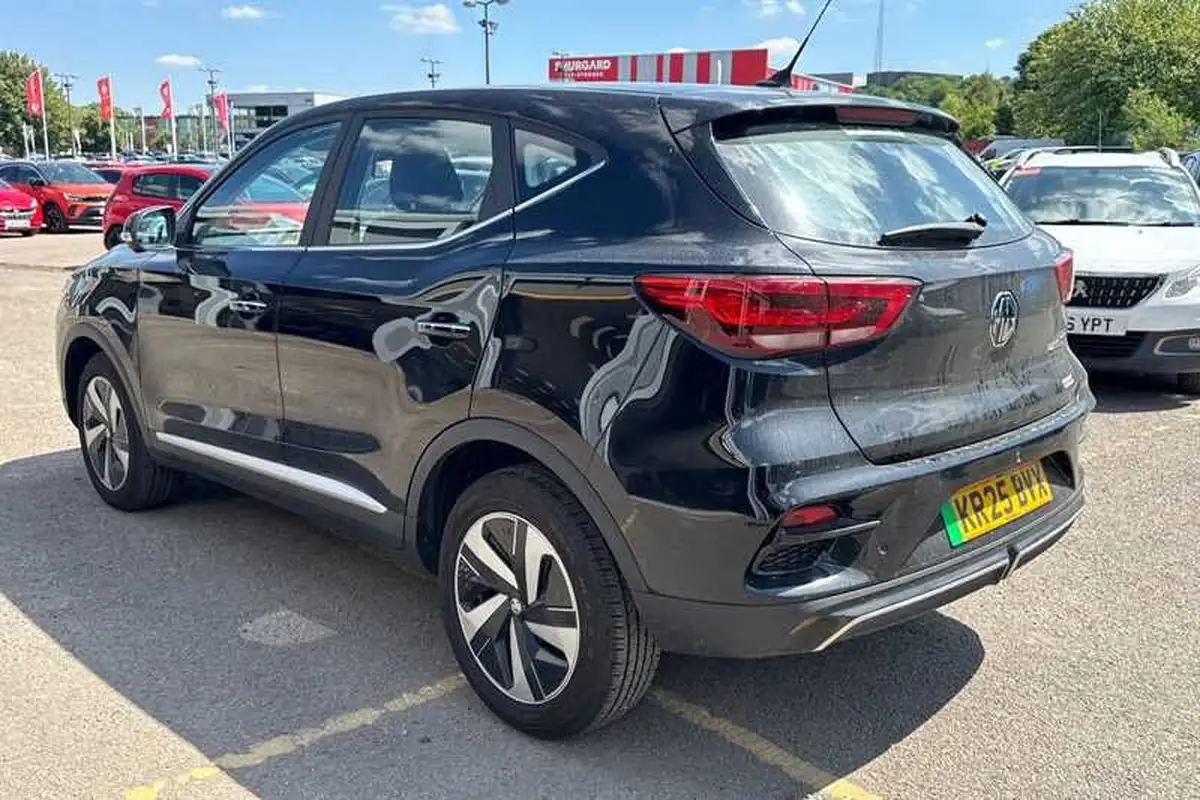 2025-mg-zs-suv-e-se-ev-156ps-long-range-big-3