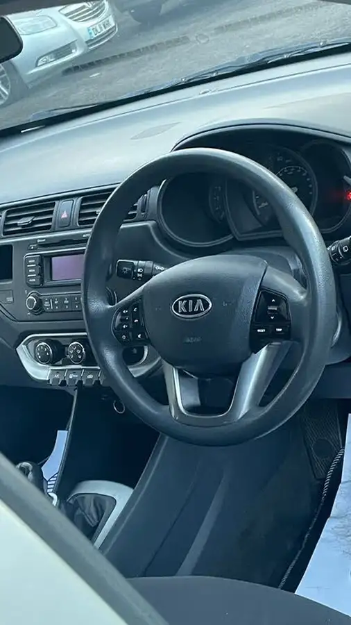 2012-kia-rio-11crdi-1-air-big-12