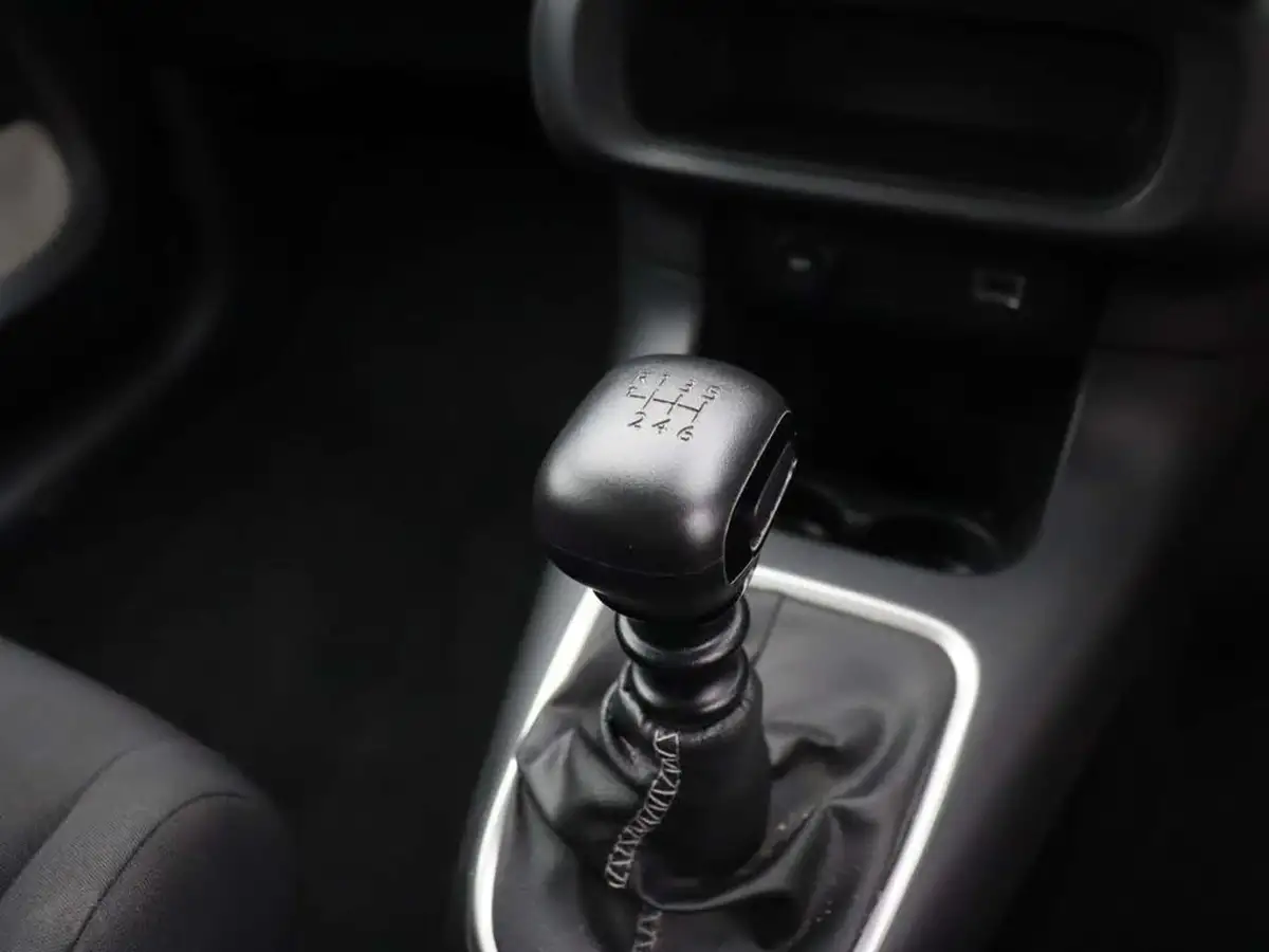 2019-citroen-c3-12-puretech-flair-110ps-ss-big-27