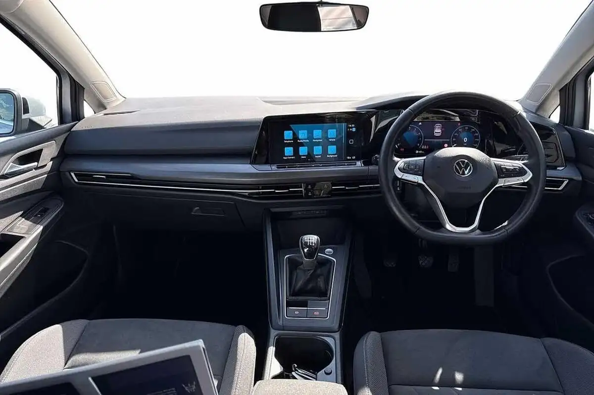 2022-volkswagen-golf-15-tsi-style-150ps-hatchback-big-9