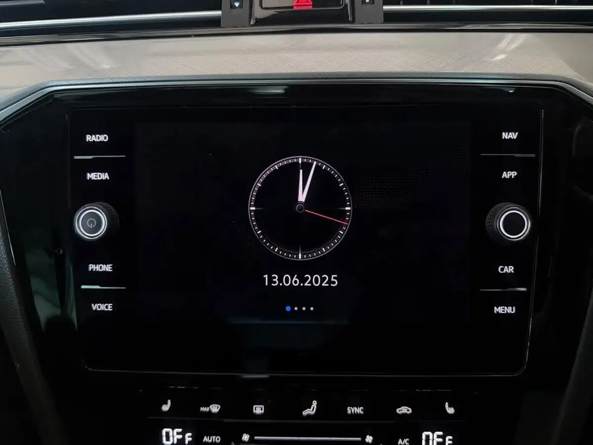 2021-volkswagen-passat-14-tsi-gte-saloon-4d-big-71