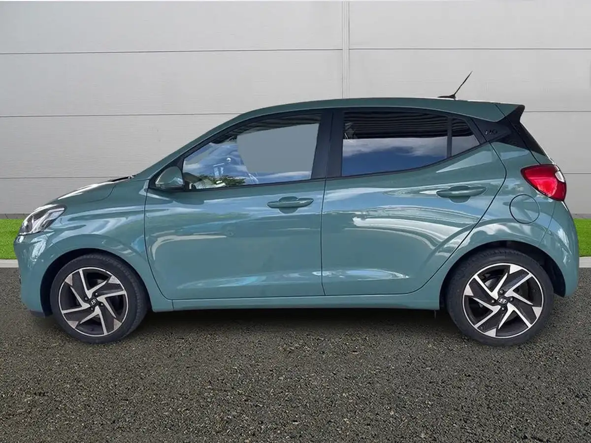 2022-hyundai-i10-10-premium-auto-big-3