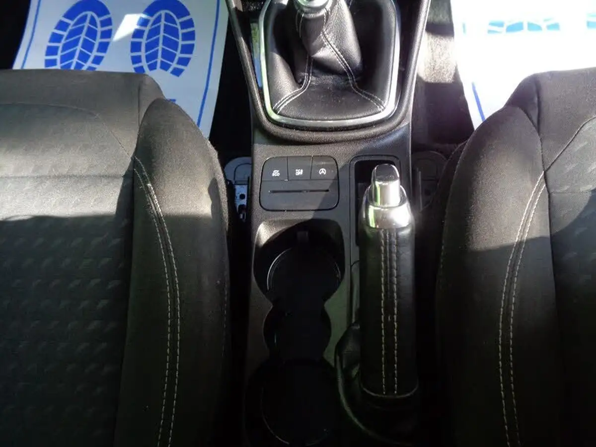 2018-ford-fiesta-10t-titanium-100ps-3d-big-11