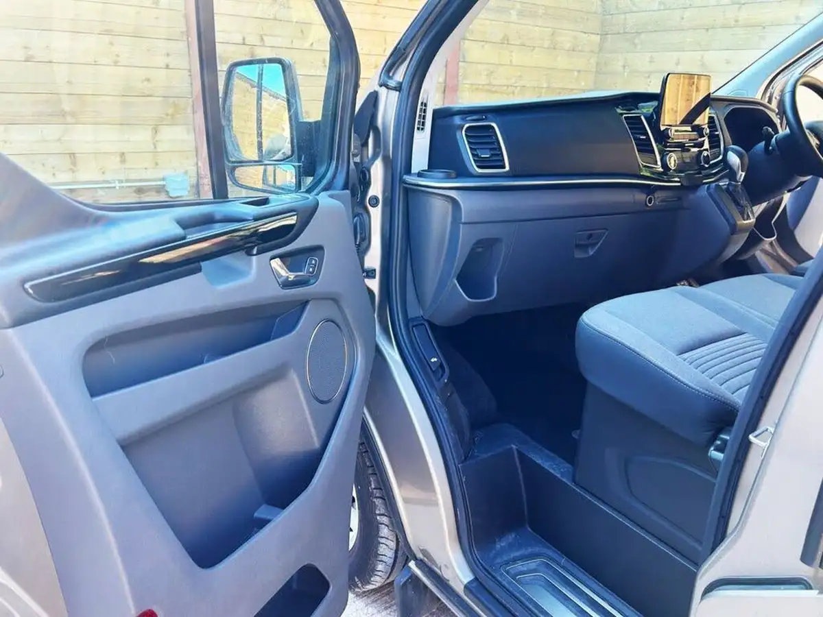2019-ford-tourneo-custom-big-12