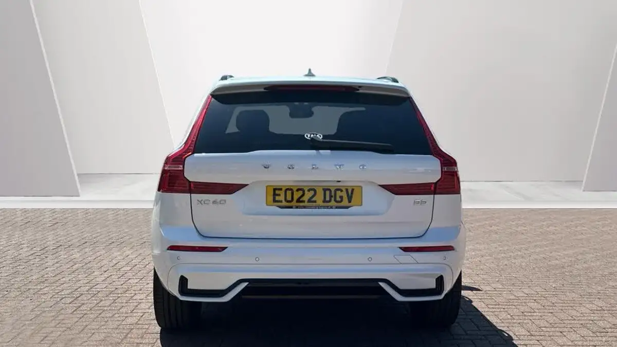 2022-volvo-xc60-20-b5-r-design-big-6