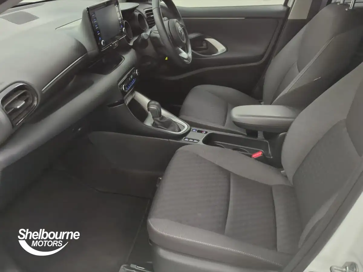 2023-toyota-yaris-15-vvt-i-design-big-8