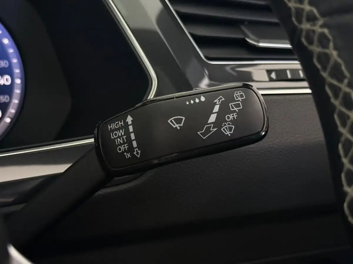 2017-volkswagen-tiguan-20-tsi-r-line-dsg-big-29