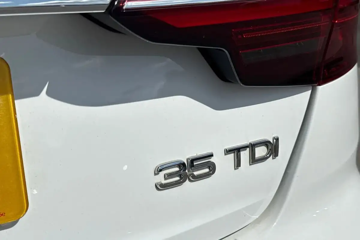 2020-audi-a4-20-35-tdi-s-line-big-40