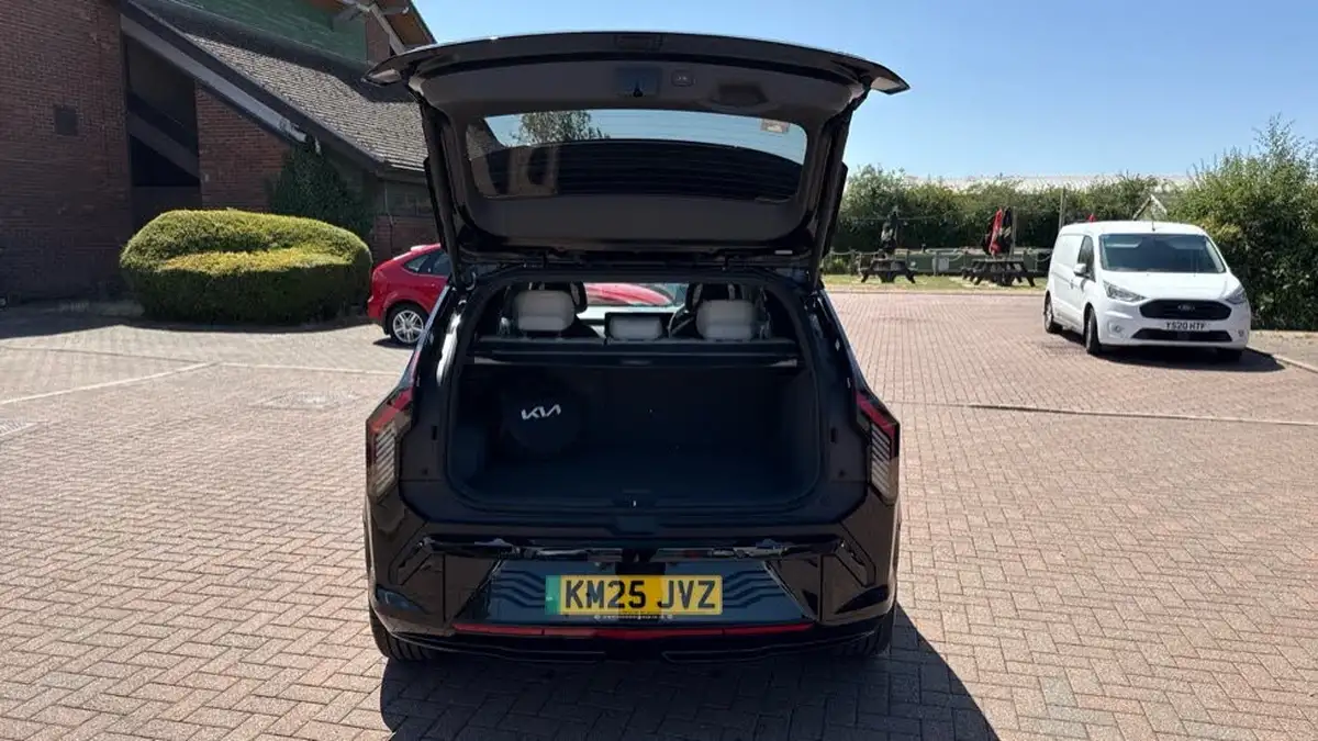 2025-kia-ev3-e-gt-line-s-big-7