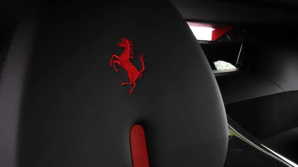 2021-ferrari-sf90-stradale-big-18