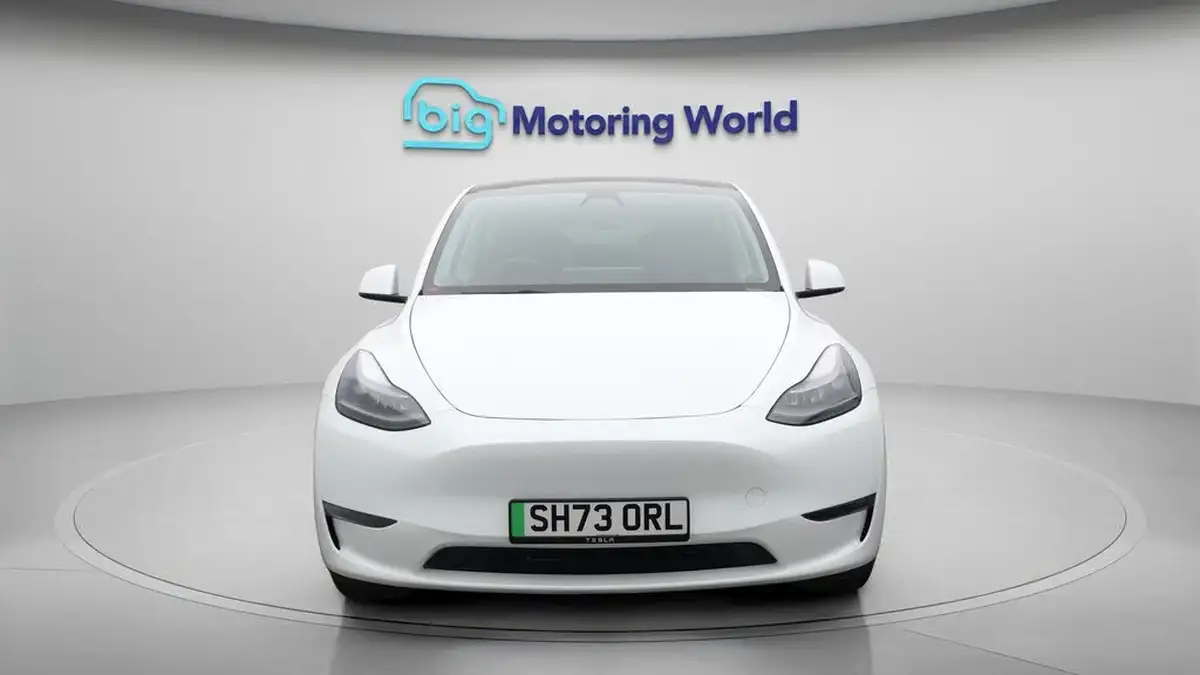 2023-tesla-model-y-e-long-range-big-2