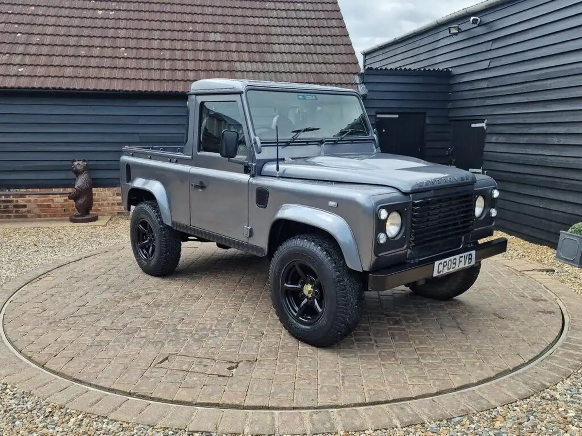 2009-land-rover-90-defender-24td-county-pick-up-big-33