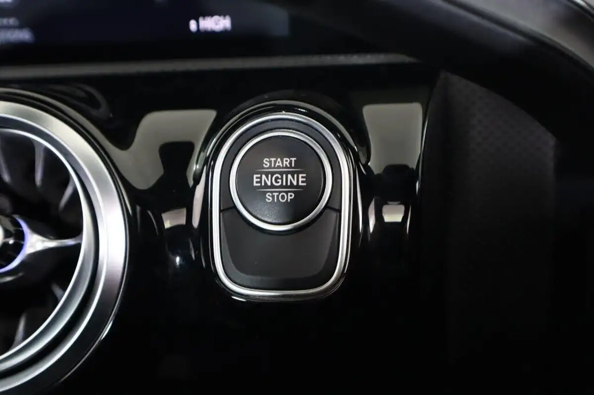 2022-mercedes-benz-a-class-13-a250e-amg-line-premium-plus-edition-saloon-4d-big-21