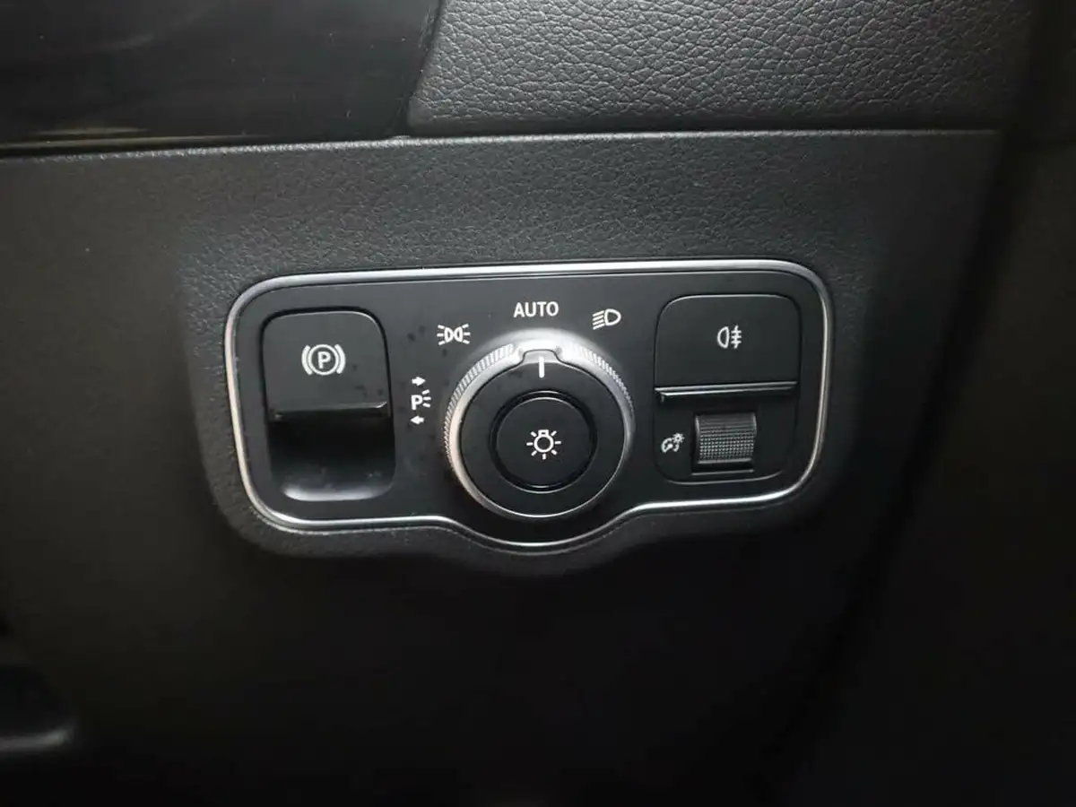 2021-mercedes-benz-b-class-13-b200-amg-line-premium-big-33
