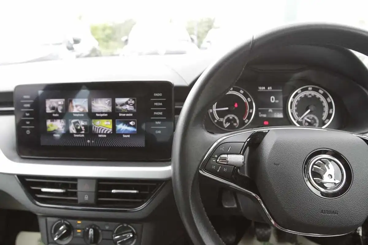 2021-skoda-kamiq-10-tsi-se-drive-95ps-big-15