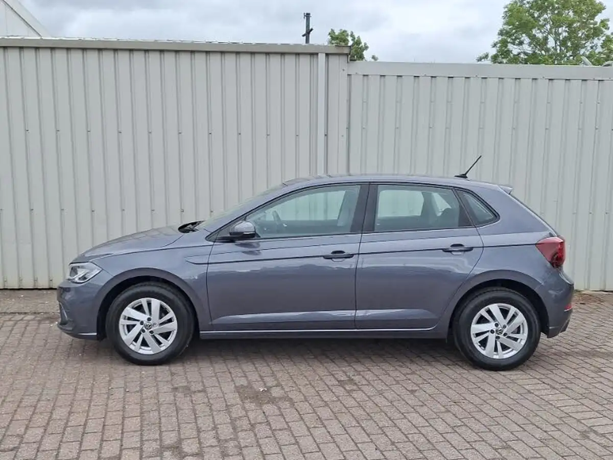 2022-volkswagen-polo-10-life-big-3