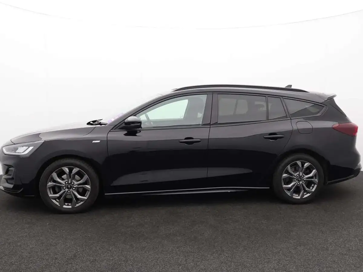 2022-ford-focus-10t-st-line-125ps-estate-big-4