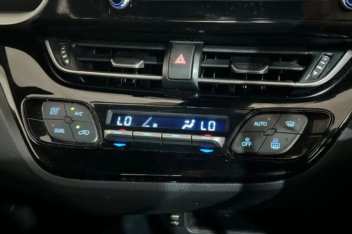 2022-toyota-c-hr-18-vvt-i-icon-big-14