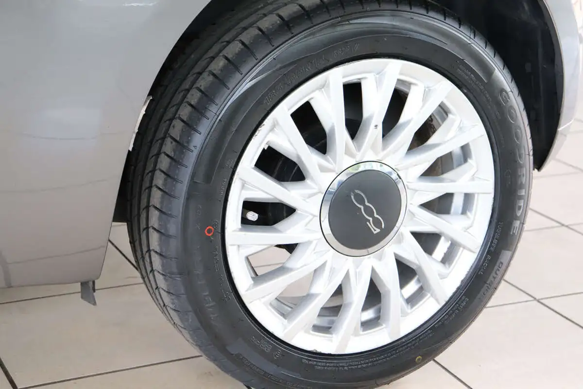 2019-fiat-500-12-lounge-ss-big-79