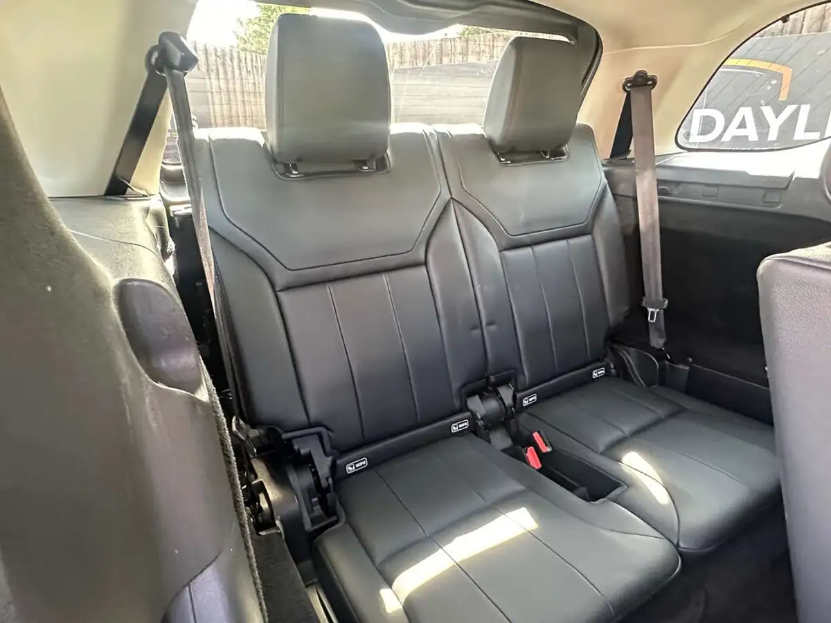 2018-land-rover-discovery-20sd4-se-240ps-awd-station-wagon-5d-auto-big-10