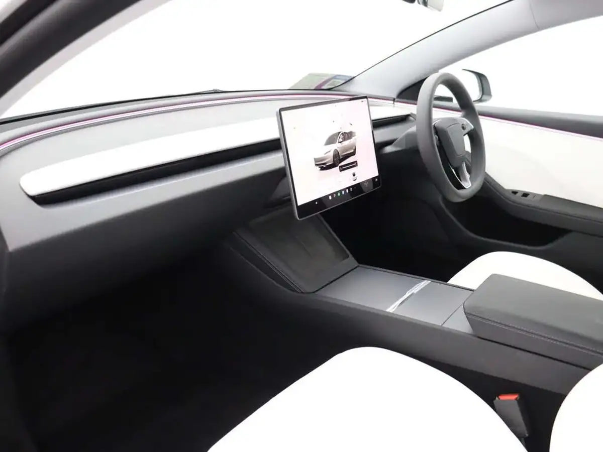 2024-tesla-model-3-e-rwd-big-10