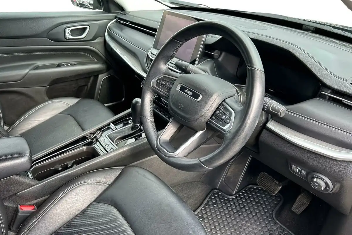 2022-jeep-compass-13-gse-s-big-5