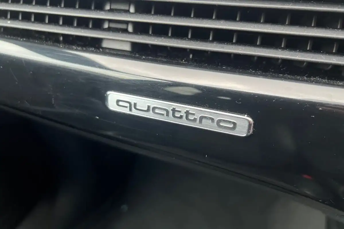 2017-audi-a4-20-tdi-quattro-black-edition-big-46