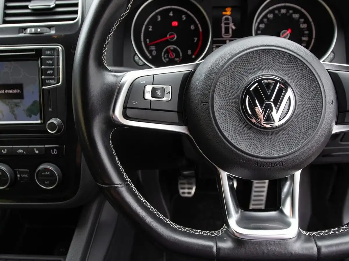 2017-volkswagen-scirocco-14-tsi-gt-ss-big-18