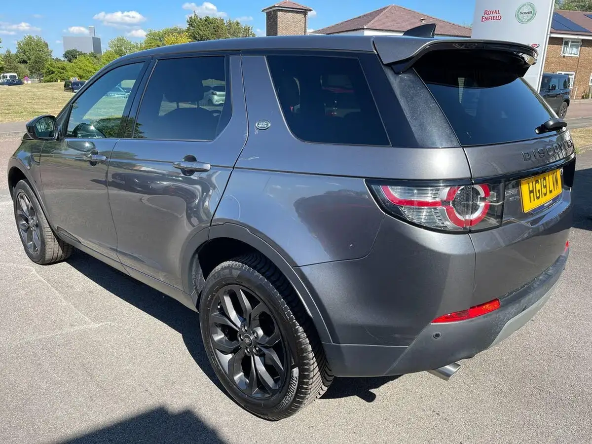 2019-land-rover-discovery-sport-20td4-landmark-big-15