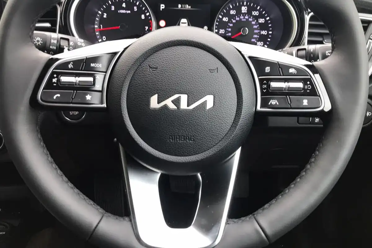 2025-kia-ceed-15-t-gdi-3-sportswagon-dct-big-19