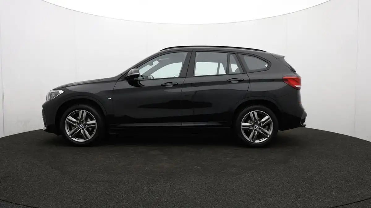2021-bmw-x1-15-sdrive18i-m-sport-tech-pack-ii-dct-big-64