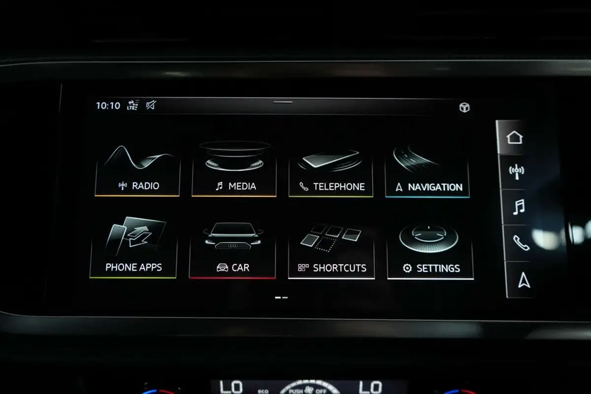 2019-audi-q3-20-40-tfsi-s-line-big-33