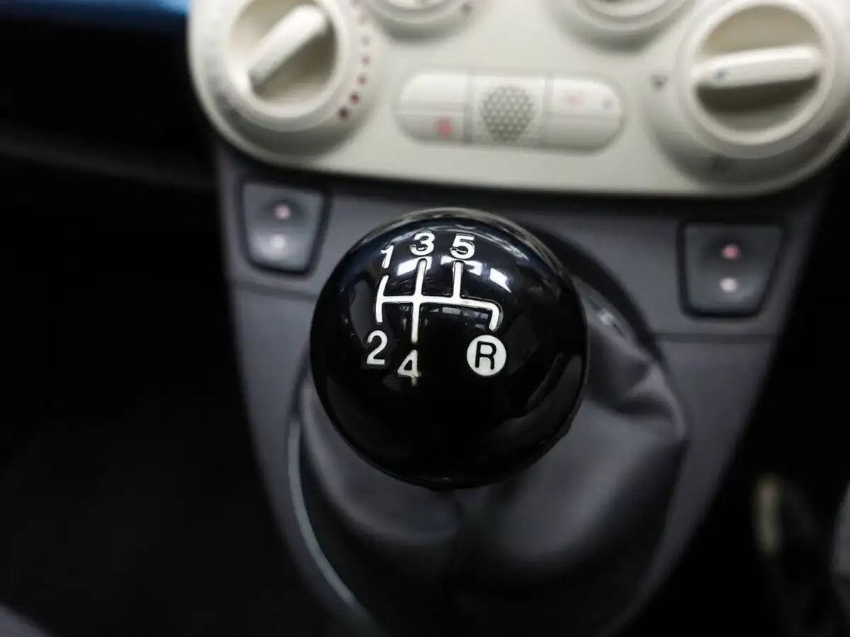 2014-fiat-500-12-lounge-big-26
