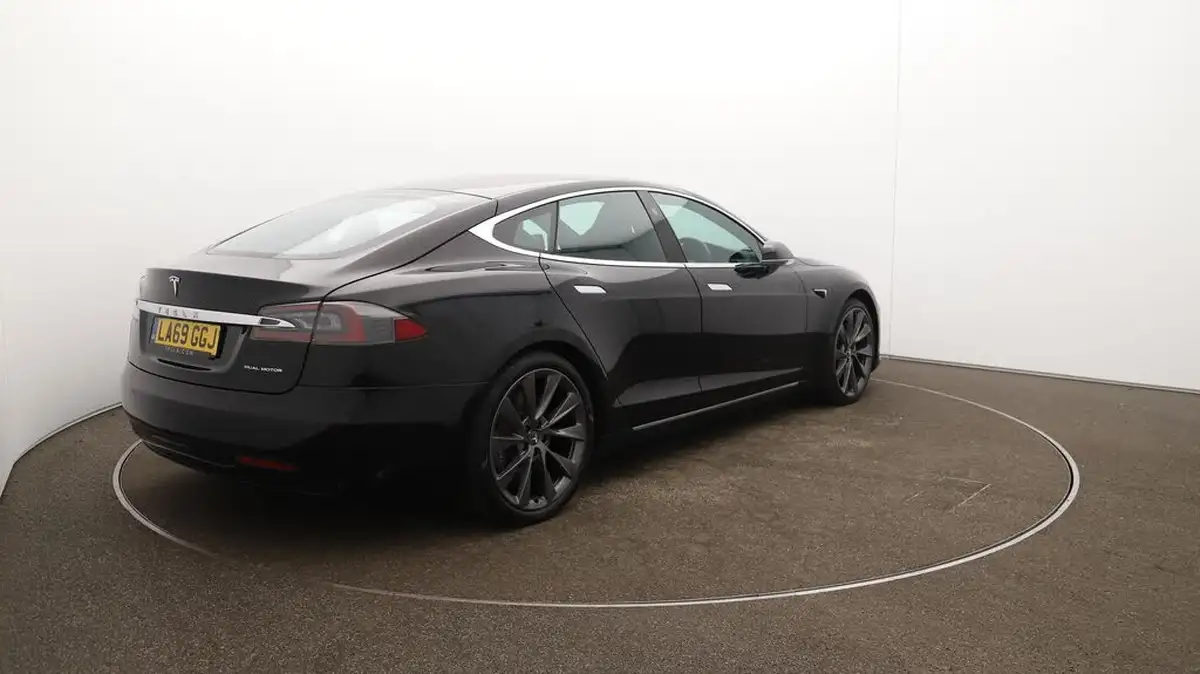 2020-tesla-model-s-e-long-range-big-57