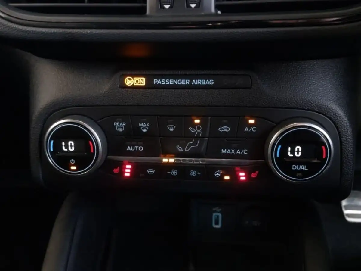 2020-ford-focus-10t-st-line-x-edition-155ps-hybrid-mhev-hatchback-big-11