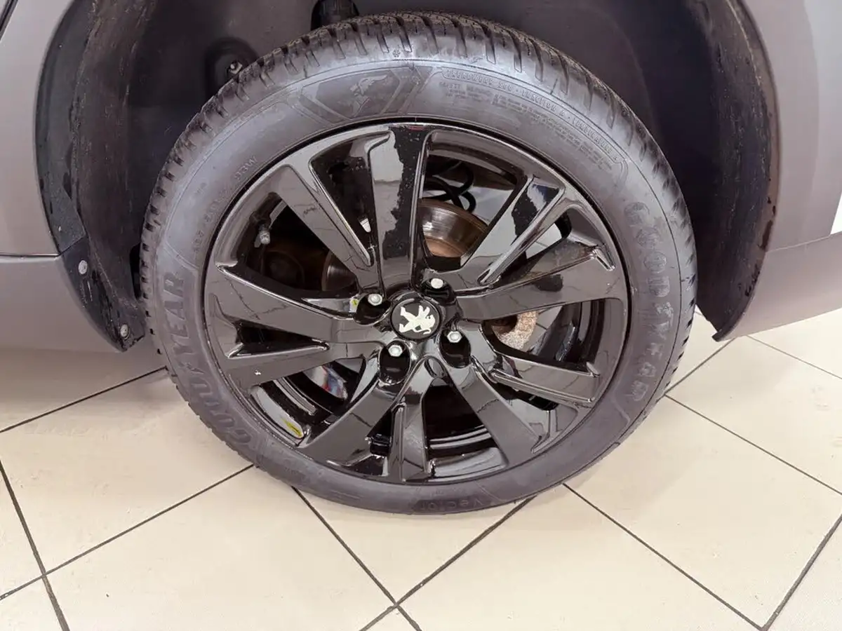 2017-peugeot-2008-suv-12-puretech-gt-line-110bhp-big-24