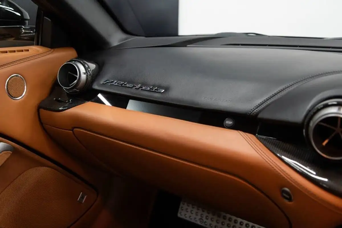 2015-ferrari-f12berlinetta-62-big-42