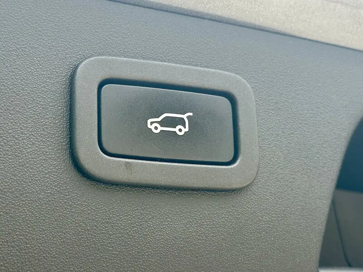 2018-jaguar-e-pace-20-i4-s-ss-big-13